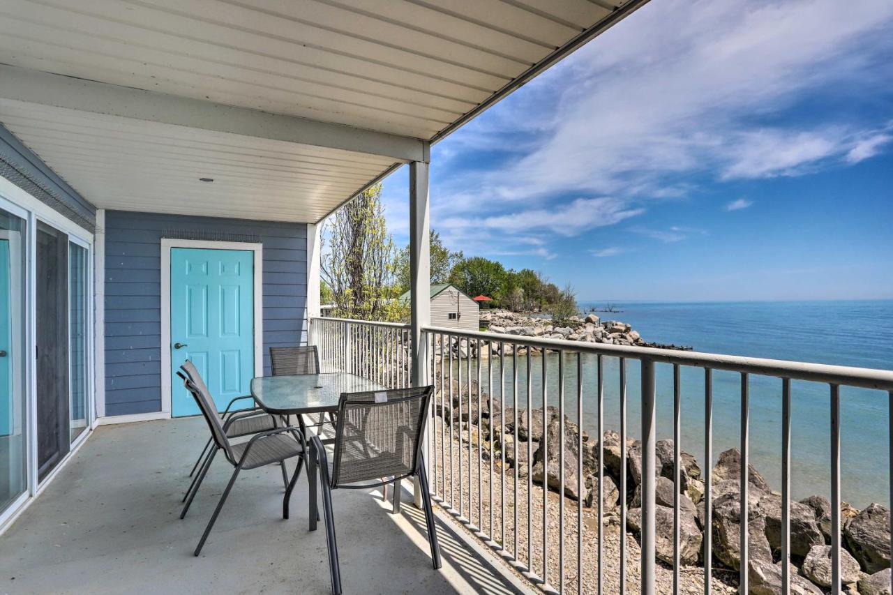 Cozy Lakefront Middle Bass Retreat With Balcony Put-in-Bay Esterno foto