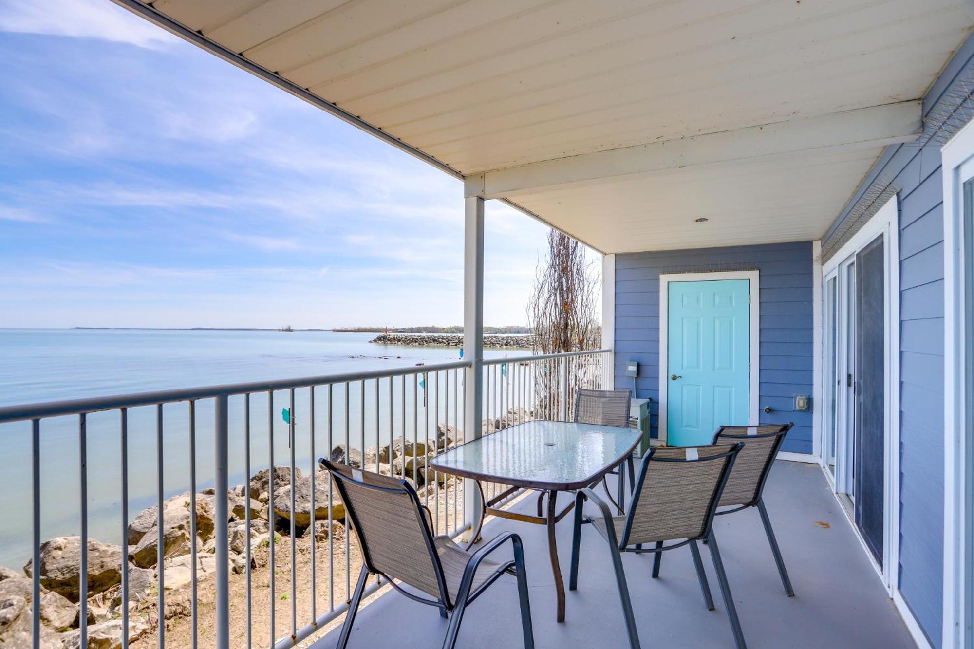 Cozy Lakefront Middle Bass Retreat With Balcony Put-in-Bay Esterno foto