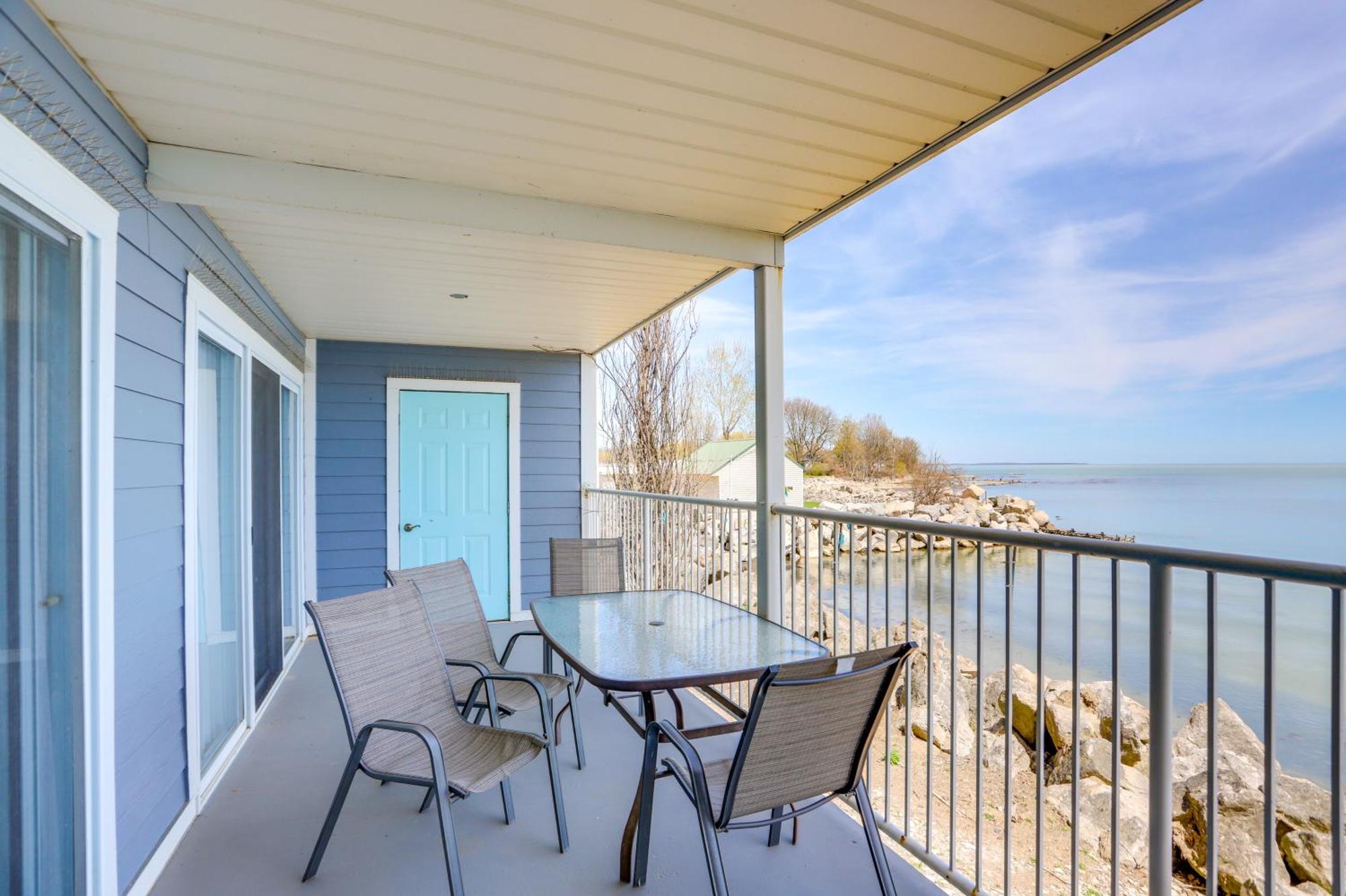 Cozy Lakefront Middle Bass Retreat With Balcony Put-in-Bay Esterno foto